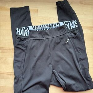 GYMSHARK • LEGGINGS